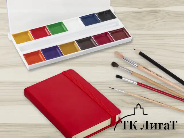 Скетчбук, слоновая кость 140 г/м2 90х140 мм, 80 л., КОЖЗАМ, резинка, BRAUBERG ART CLASSIC, красный, 113187