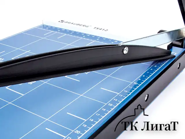 Резак сабельный BRAUBERG TS412 SABER, на 12 л., длина реза 300 мм, металлическое основание, A4, 531800