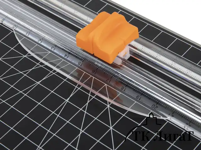 Резак роликовый BRAUBERG SUPER A4, до 12 л., длина реза 310 мм, линейка, А4, 532328