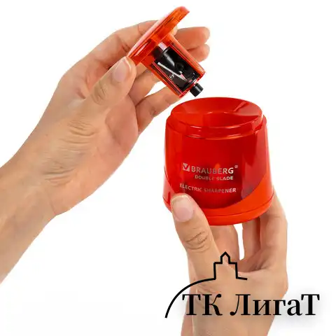 Точилка электрическая BRAUBERG DOUBLE BLADE RED, двойное лезвие, питание от 2 батареек АА, 271338