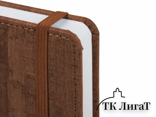 Ежедневник недатированный А5 (138x213 мм) BRAUBERG "Wood", кожзам, резинка, 136 л., коричневый, 111676