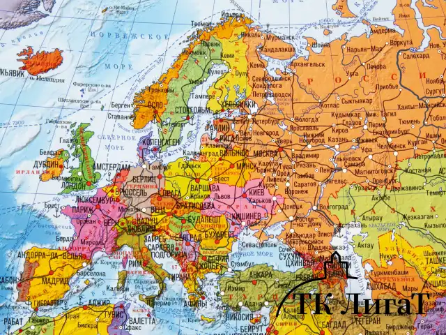 Карта мира политическая 117х80 см, 1:28М, с ламинацией, интерактивная, европодвес, BRAUBERG, 112384