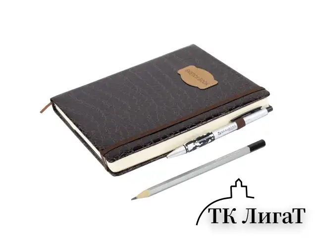Скетчбук, слоновая кость 140 г/м2, 200х200 мм, 80 л., КОЖЗАМ, резинка, BRAUBERG ART CLASSIC, CROCO, коричневый, 116473