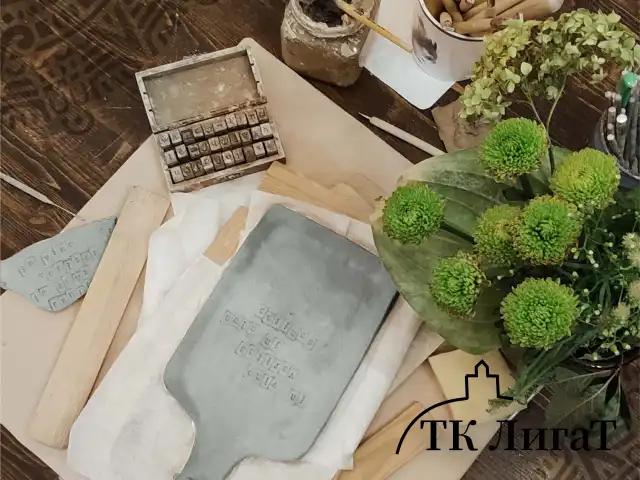 Глина для лепки голубая ОСТРОВ СОКРОВИЩ, 1 кг, вакуумированная, готовая, размачиваемая, 227138