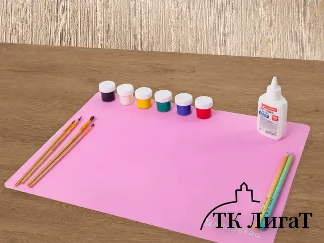 Настольное покрытие BRAUBERG для труда и творческих занятий, силикон, розовое, 30х40 см, 272374
