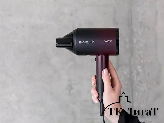 Фен SCARLETT SC-HD70I38, 2000 Вт, 2 скорости, 3 температурных режима, ионизация, черный/бордовый