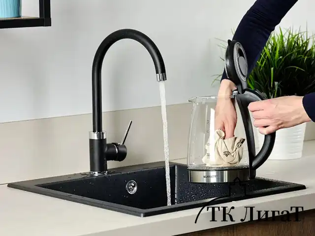 Чайник SCARLETT SC-EK27G88, 1,8 л, 1800 Вт, закрытый нагревательный элемент, стекло, черный