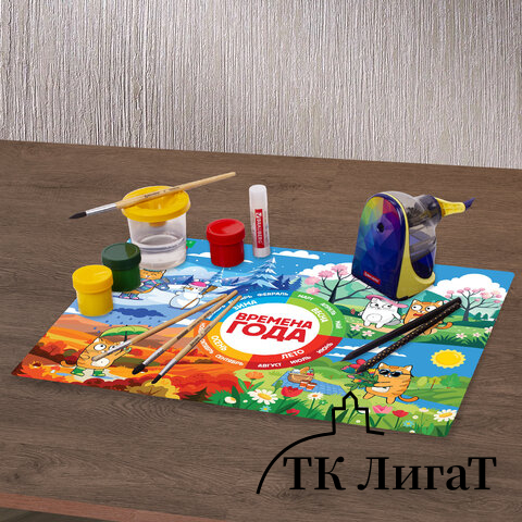 Настольное покрытие BRAUBERG KIDS, А3+, пластик, 46x33 см, Кот-энтузиаст изучает Времена года, 273618